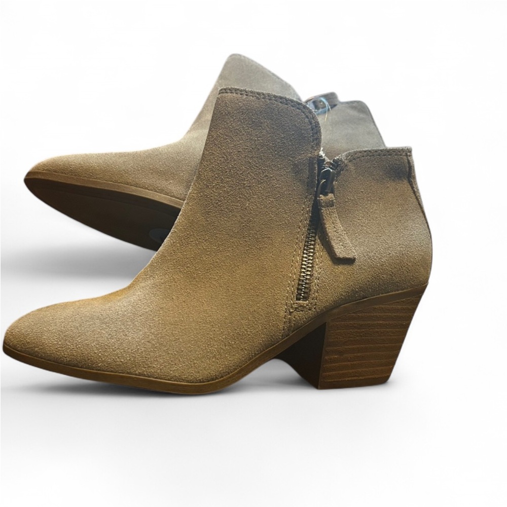 House of Harlow 1960 Dune, Rita, boot size 7 1/2 NEW